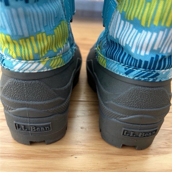 L.L. Bean Kids' Winter Boots, Size 11 - Picture 6 of 8